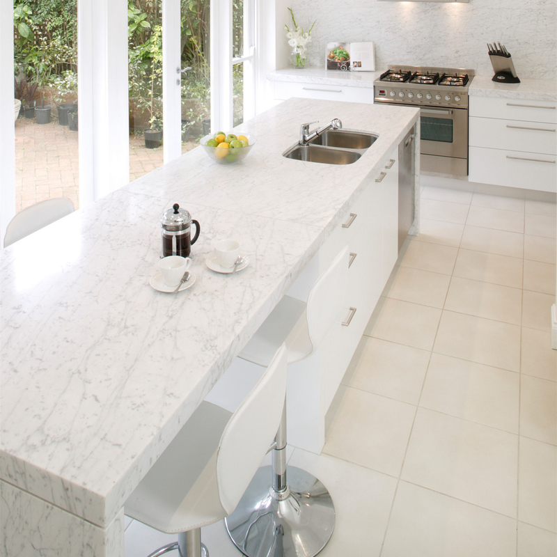 พร้อมที่จะประกอบแบบเรียบง่าย Matte White Plain Lacquer Kitchen Cabinet ตู้ครัวทันสมัยราคาถูก