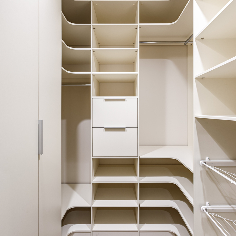 U Shaped Modern Walkin Closet Ardrobe Storage สีสันสีขาวสีดำสีน้ำเงินเมลามีน