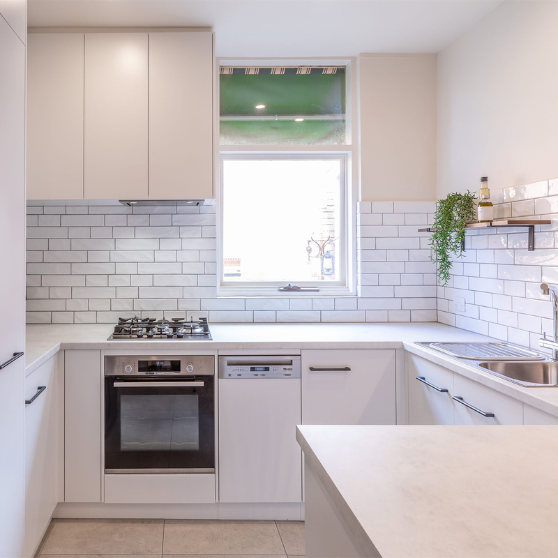 Carb P1 ตู้ครัวขนาดเล็ก All In One Space Efficient Matte White Melamine Kitchen